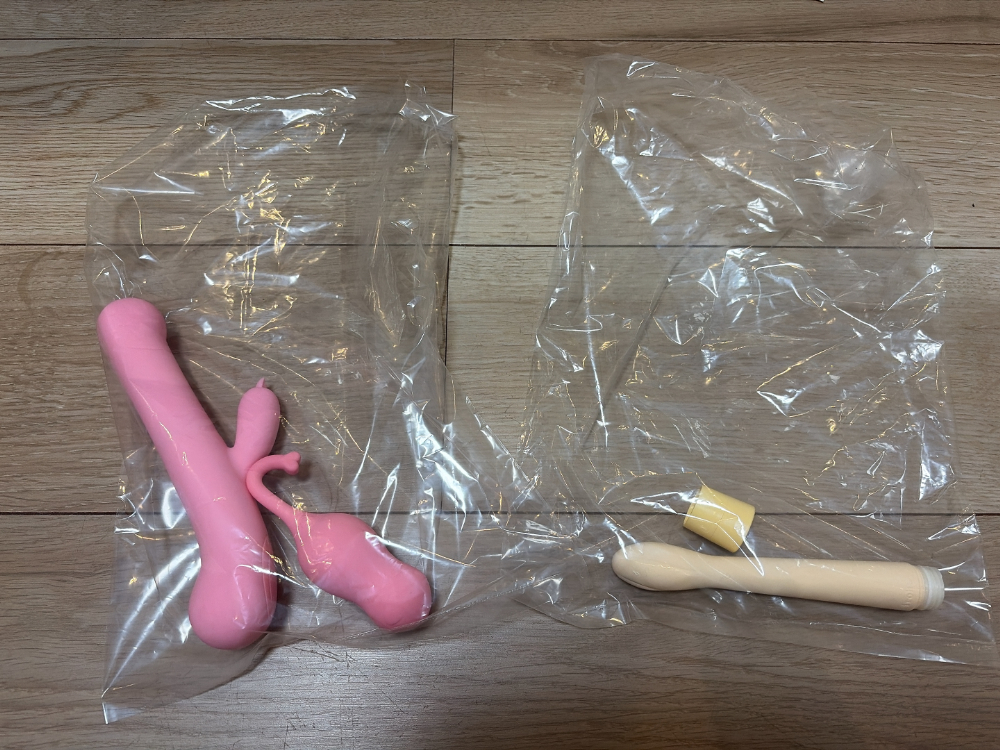 【STEP2】処分したいグッズを分別して専用の袋に入れる